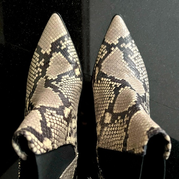 NWT Zara Women Leather Snakeskin Pointed Heeled Ankle Boot Slip On Size 39 (8.5) - Picture 4 of 5